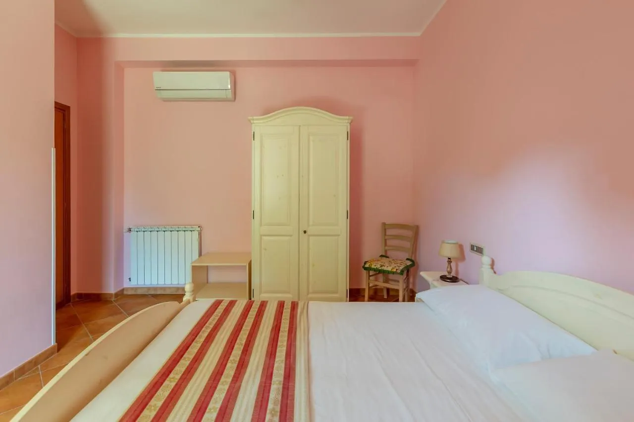 Apartment Ferienwohnung Brezza D'Estate Valderice Italien